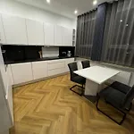 -suite