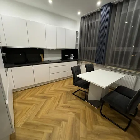 -suite